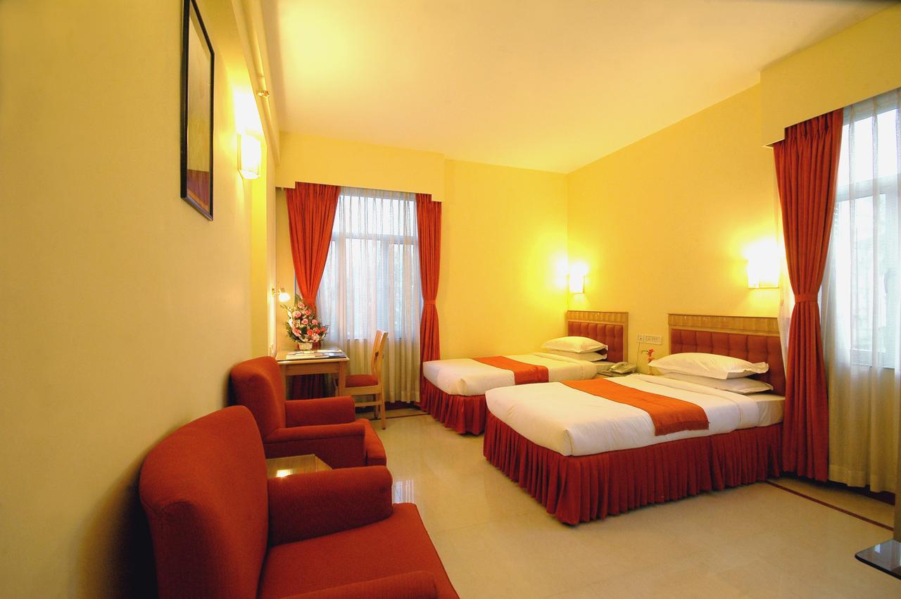 The Senator Hotel Καλκούτα Εξωτερικό φωτογραφία
