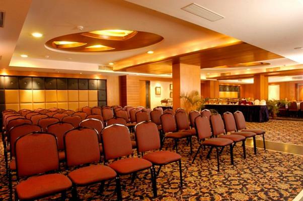 The Senator Hotel Καλκούτα Εξωτερικό φωτογραφία