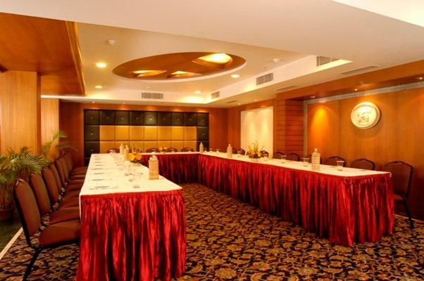 The Senator Hotel Καλκούτα Εξωτερικό φωτογραφία
